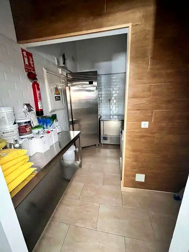 Cocina de Local de alquiler en Bailén - Miraflores