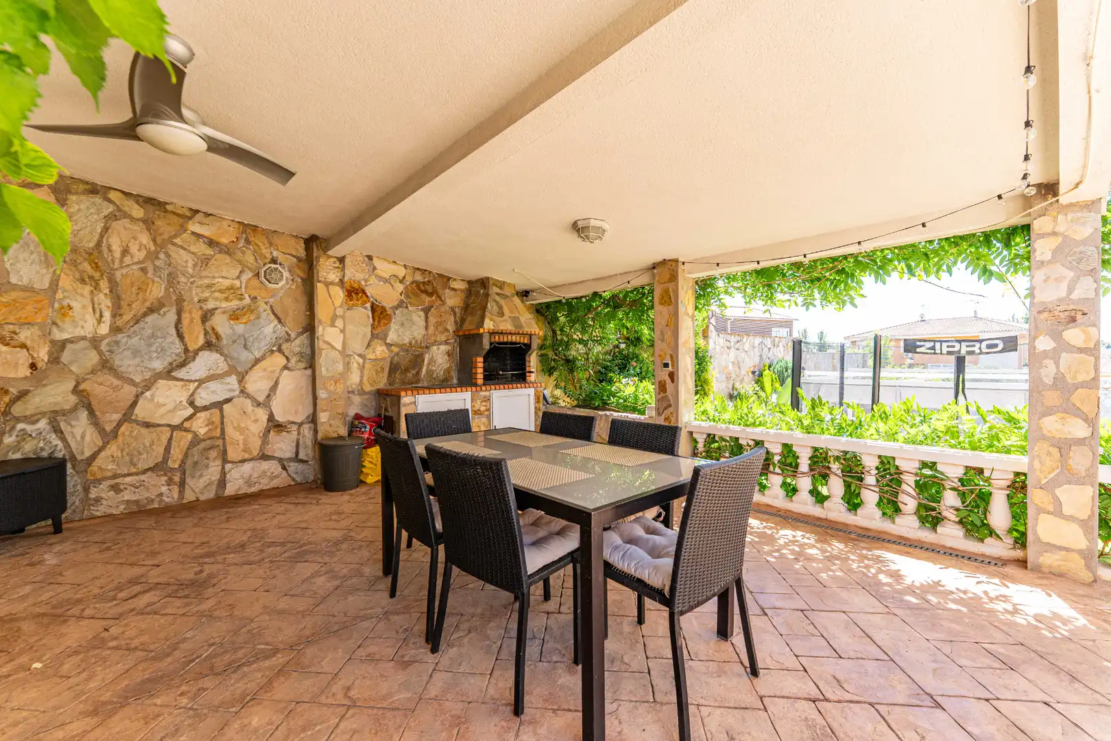 Terraza de Casa o chalet en venta en Serranillos del Valle con Aire acondicionado, Calefacción y Jardín privado