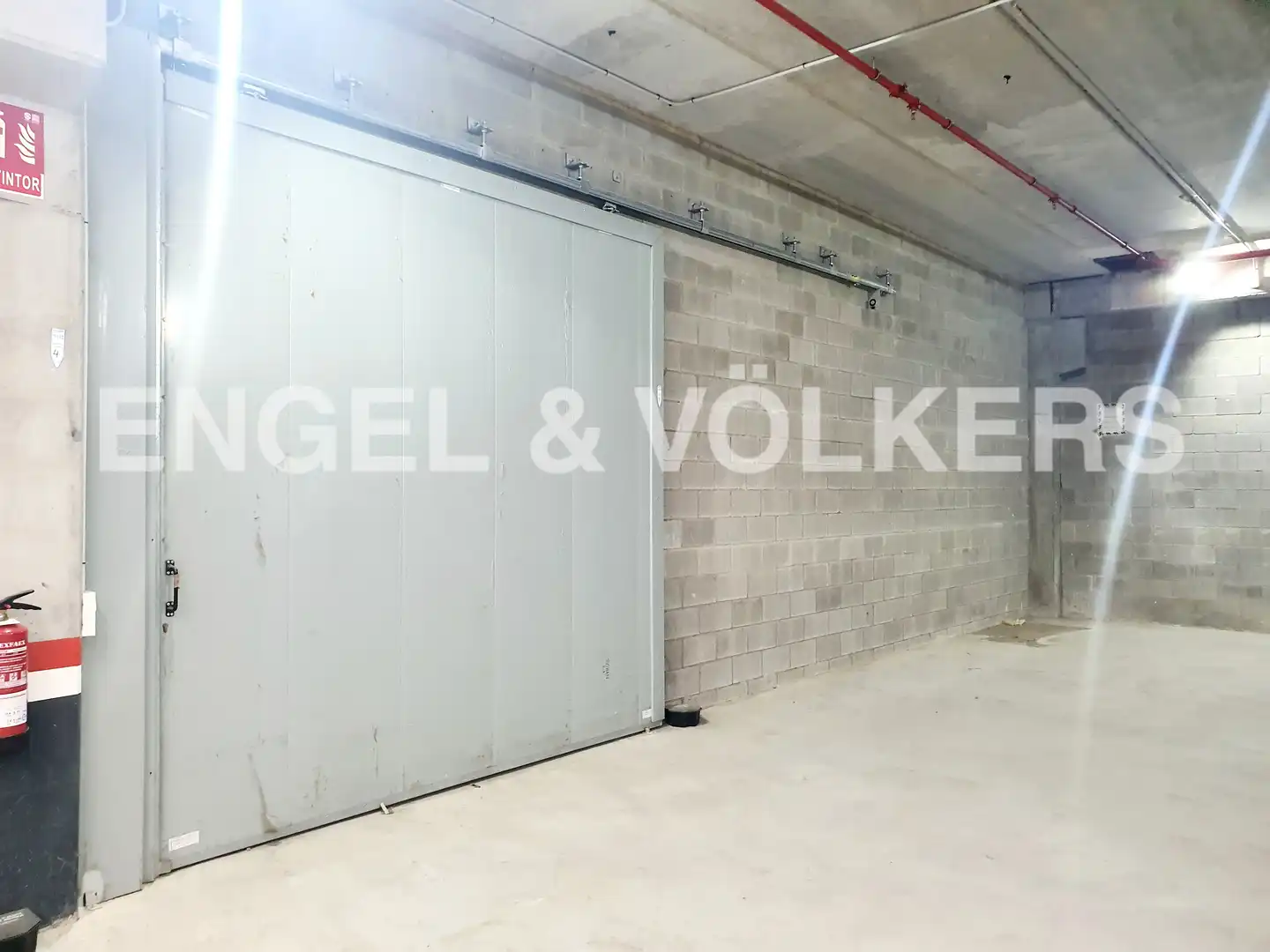 Nau industrial en venda en Cornellà de Llobregat
