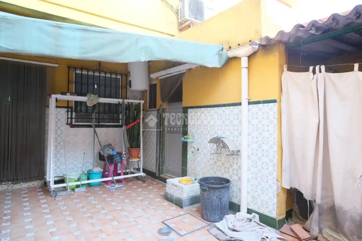 Exterior view of Detached homes for sale in Sevilla  with Air Conditioner and Balcony