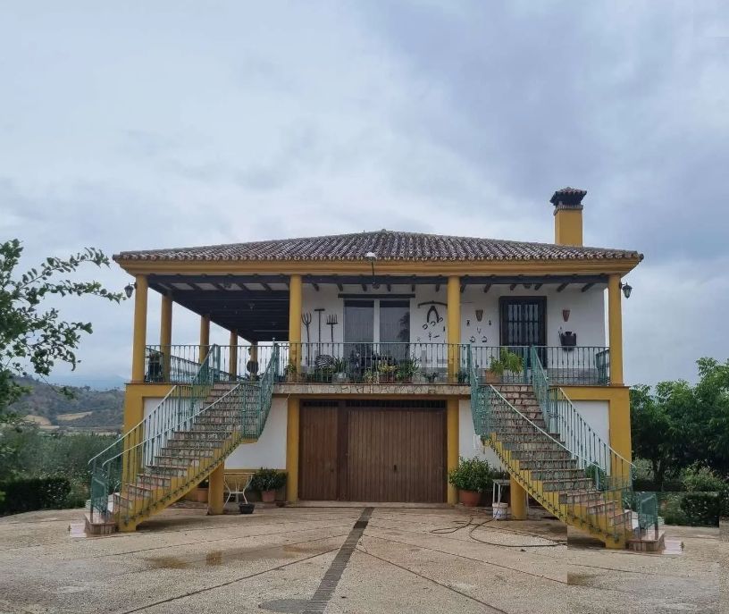 Vista exterior de Casa o xalet en venda en Coín amb Aire condicionat, Jardí privat i Terrassa
