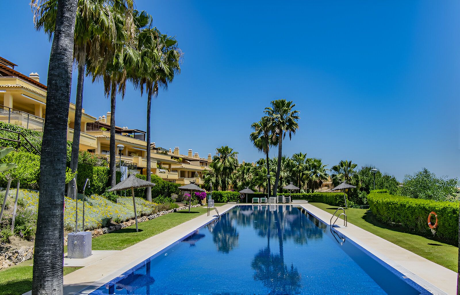 Garden of Attic for sale in Marbella  with Air Conditioner, Terrace and Swimming Pool