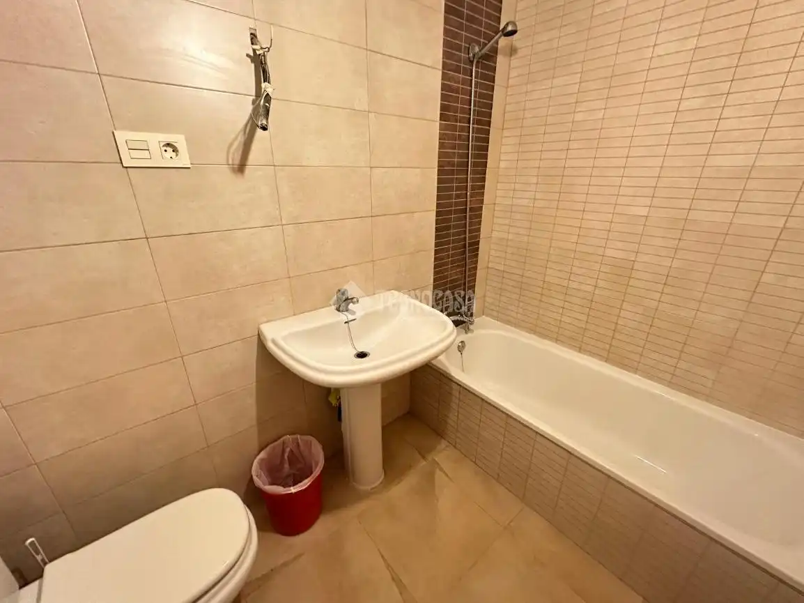 Bathroom of Flat for sale in Jódar, Jaén