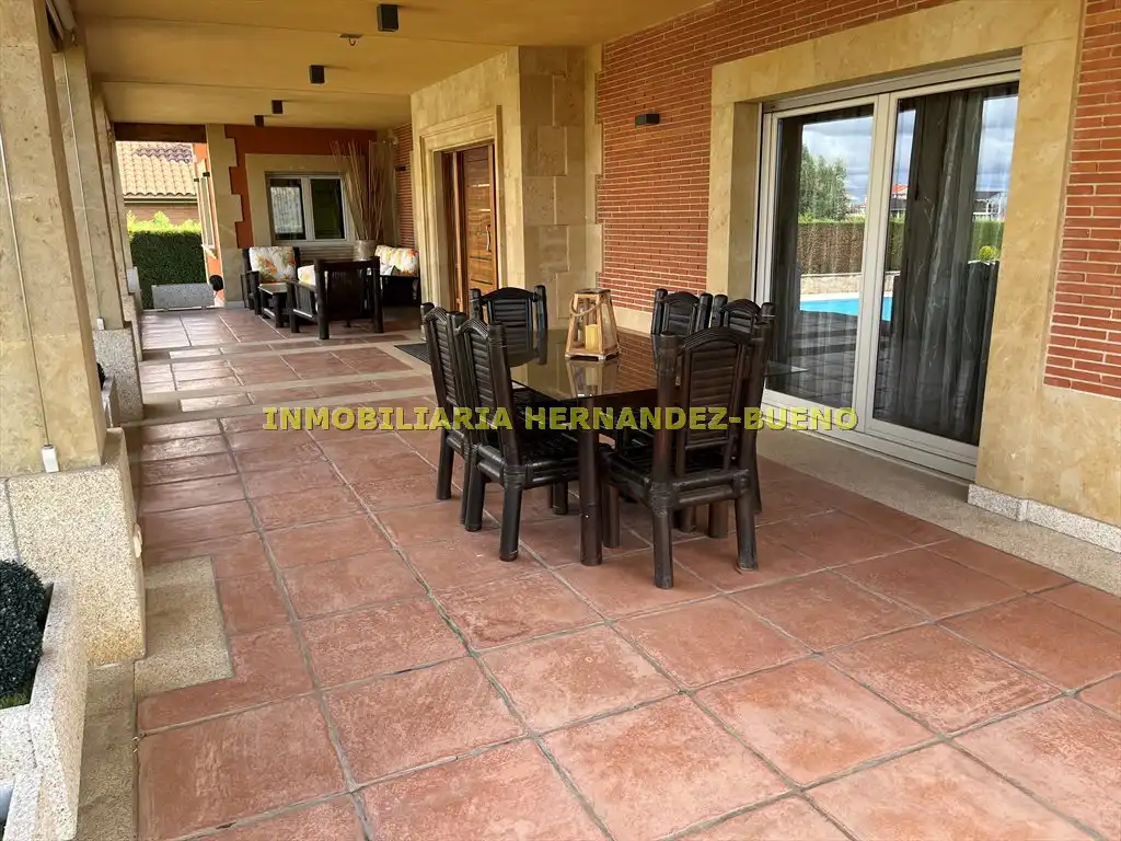 Terraza de Casa o chalet en venta en Carbajosa de la Sagrada con Aire acondicionado, Calefacción y Jardín privado