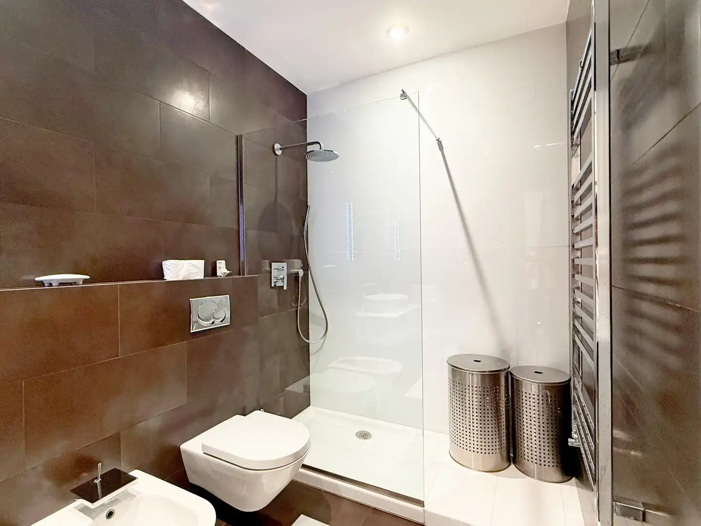 Badezimmer von Wohnung zur Miete in A Coruña Capital  mit Heizung, Parkett und Balkon