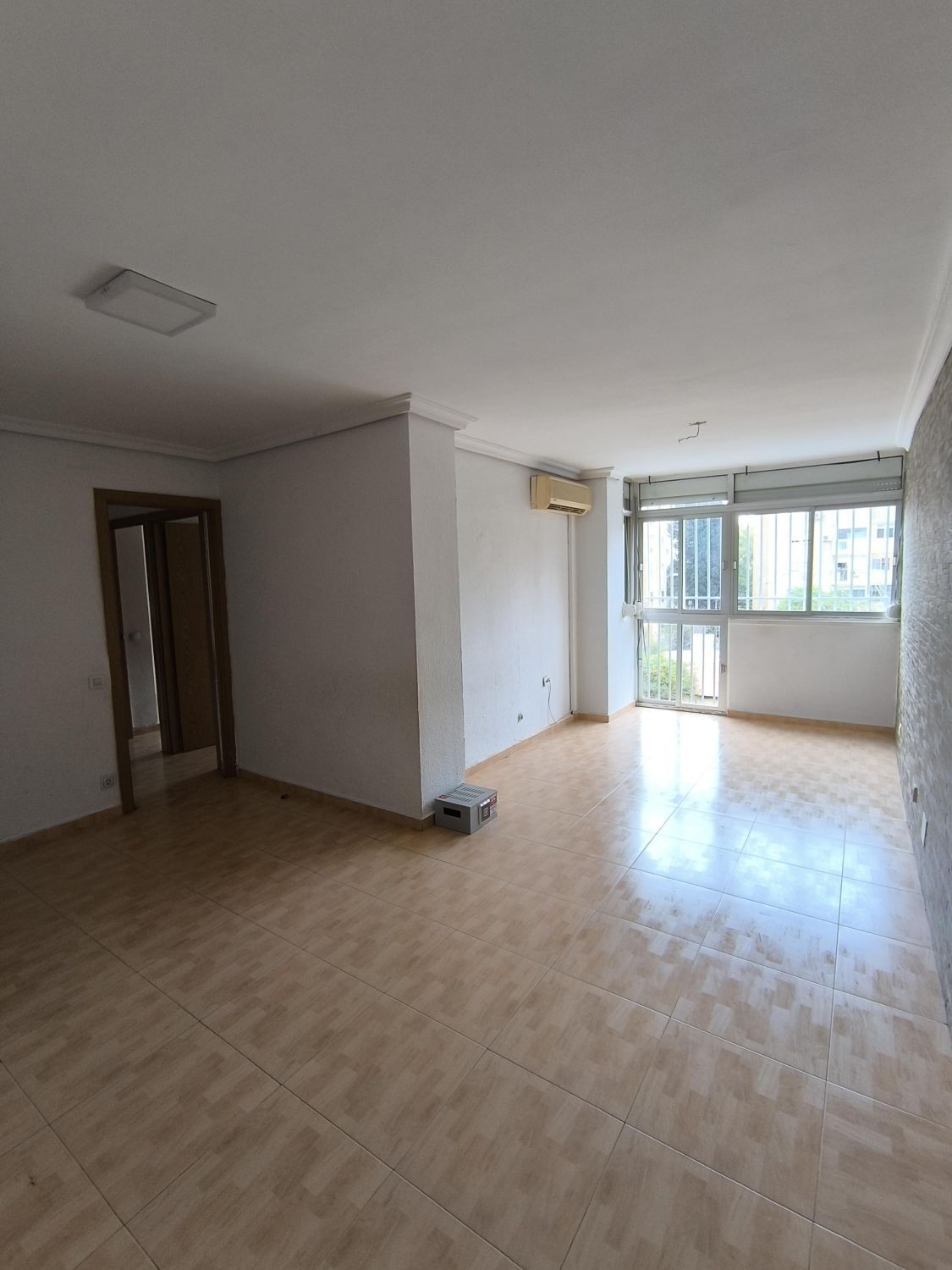 Flat for sale in Mar Tirreno, Pino Montano - Consolación , Norte