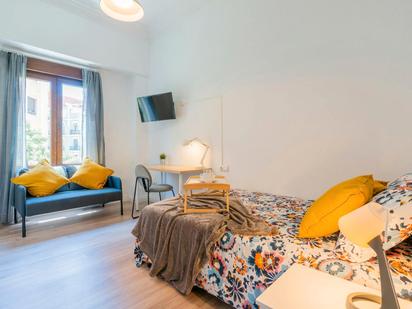 Bedroom of Flat to share in  Valencia Capital  with Furnished, Washing machine and TV