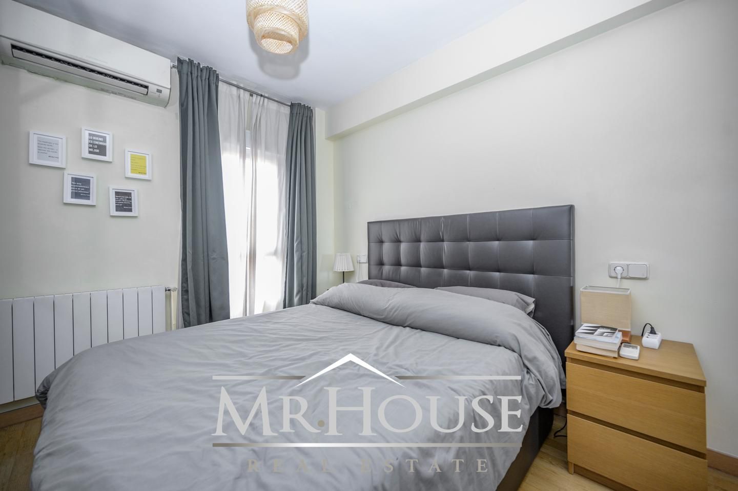 Bedroom of Flat for sale in  Madrid Capital  with Air Conditioner, Heating and Furnished