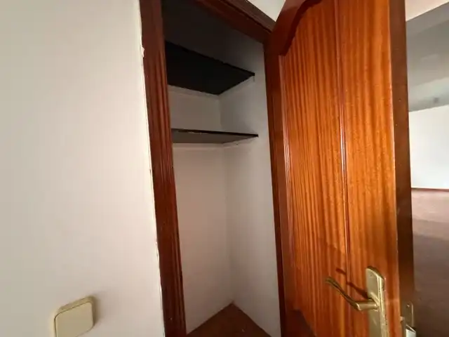 Flat for sale in Calle de los Bascones, imagen 7