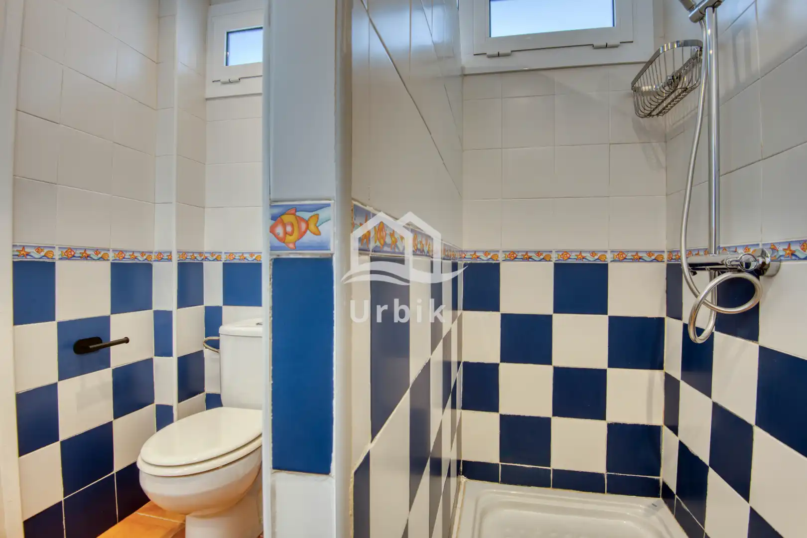 Badezimmer von Erdgeschoss zum Verkauf in Castell d'Aro, Platja d'Aro i s'Agaró mit Klimaanlage, Heizung und Terrasse