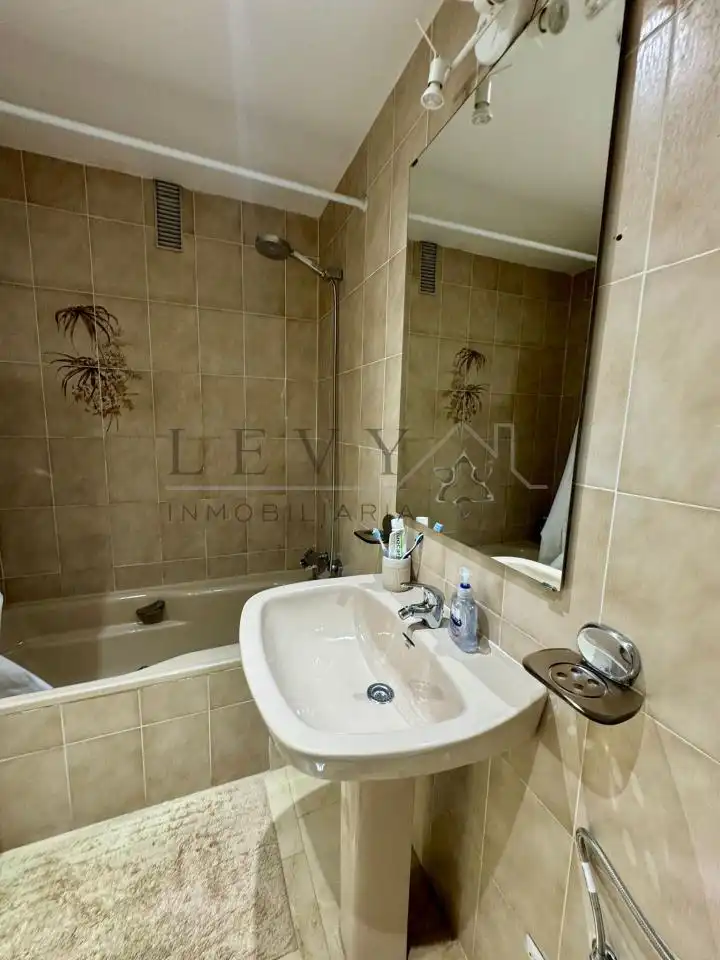 Baño de Apartamento en venta en Marbella con Aire acondicionado, Calefacción y Terraza