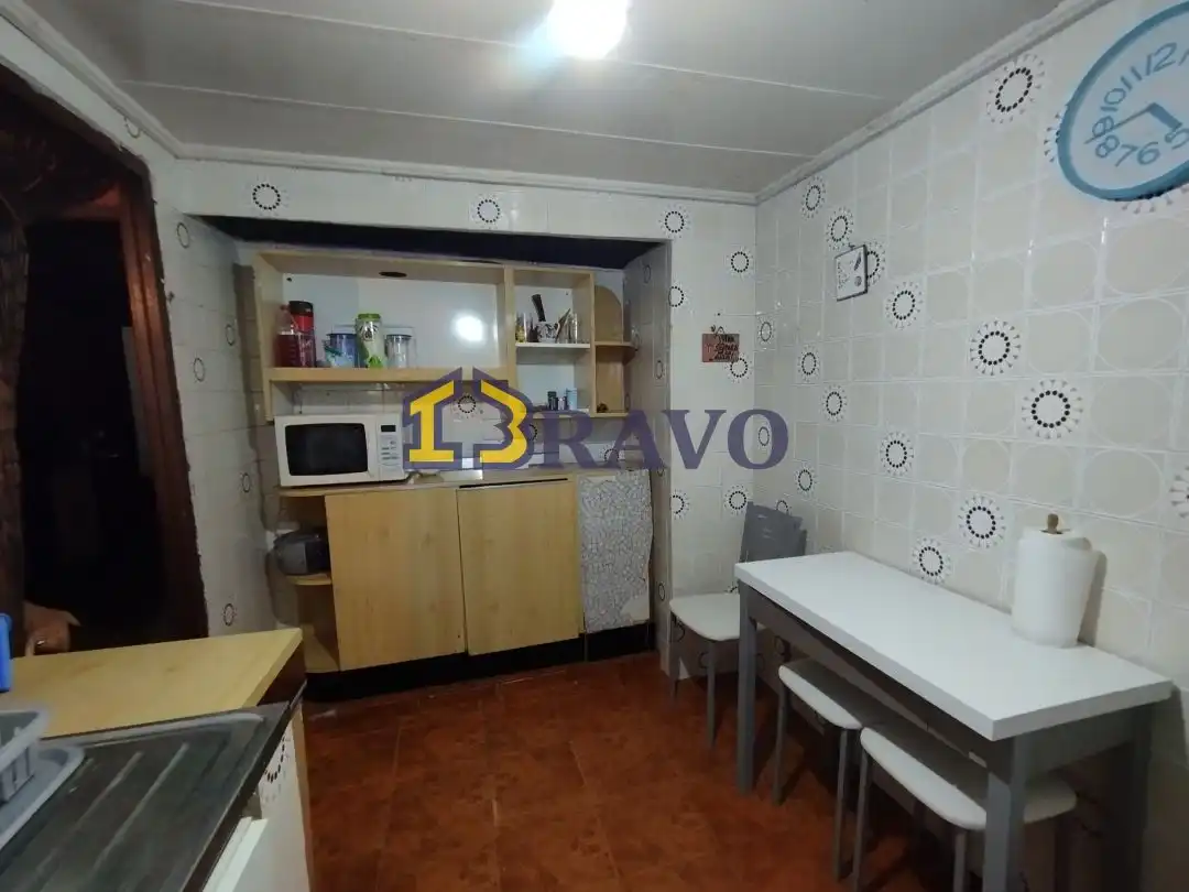 Cocina de Casa adosada en venta en Junta de Traslaloma con Calefacción, Jardín privado y Amueblado
