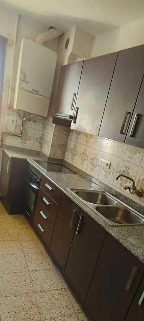 Cuina de Pis en venda en Almenar amb Calefacció, Traster i Moblat