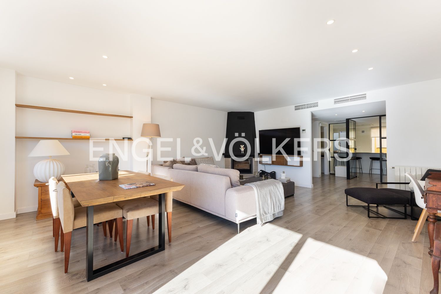 Sala d'estar de Casa o xalet en venda en Rocafort amb Aire condicionat, Calefacció i Jardí privat