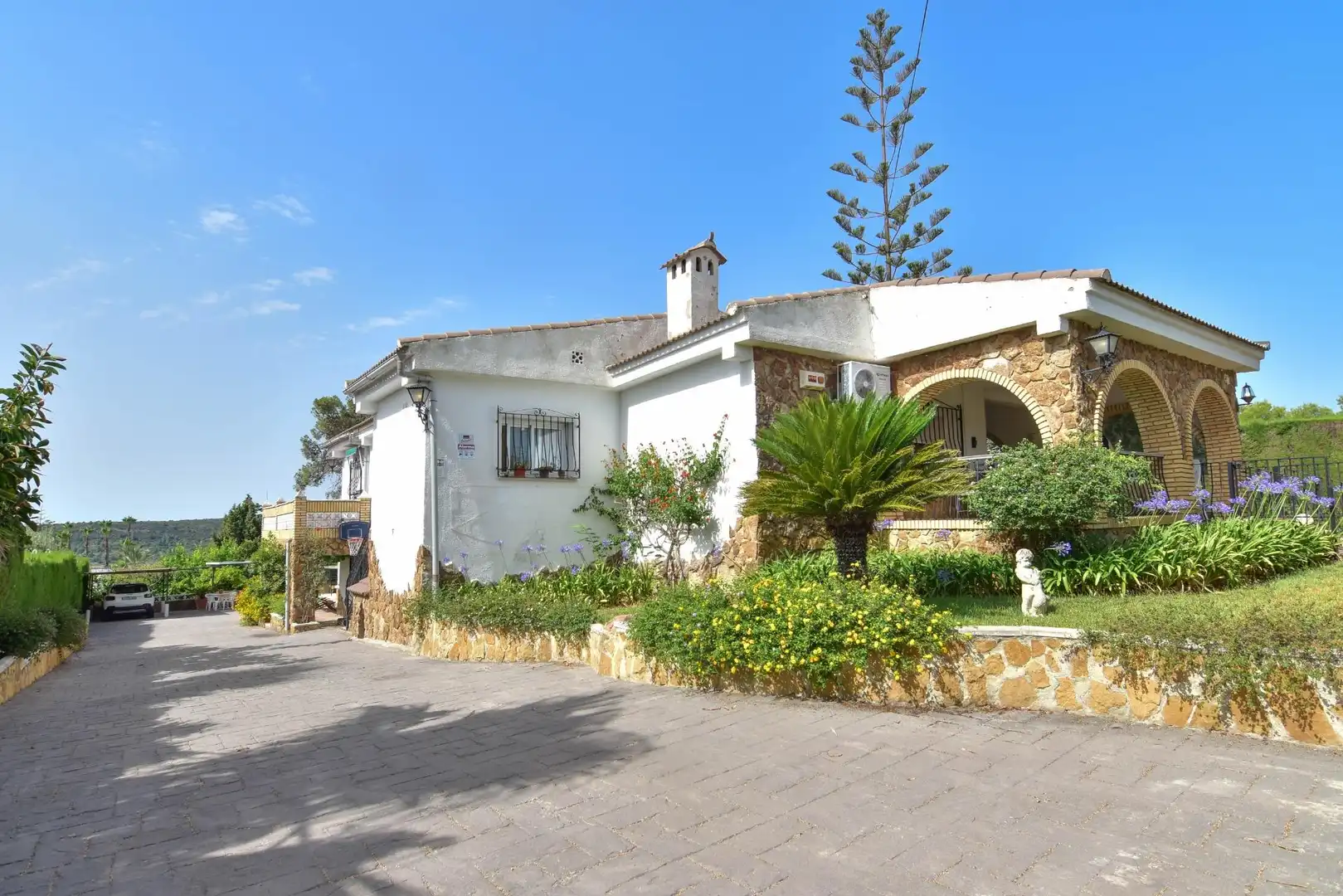 Vista exterior de Casa o chalet en venta en Montserrat con Aire acondicionado, Calefacción y Jardín privado