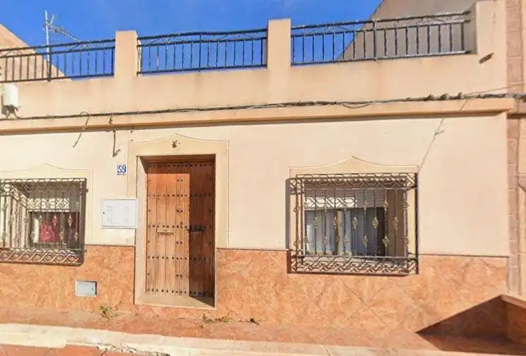 House for sale in Berja