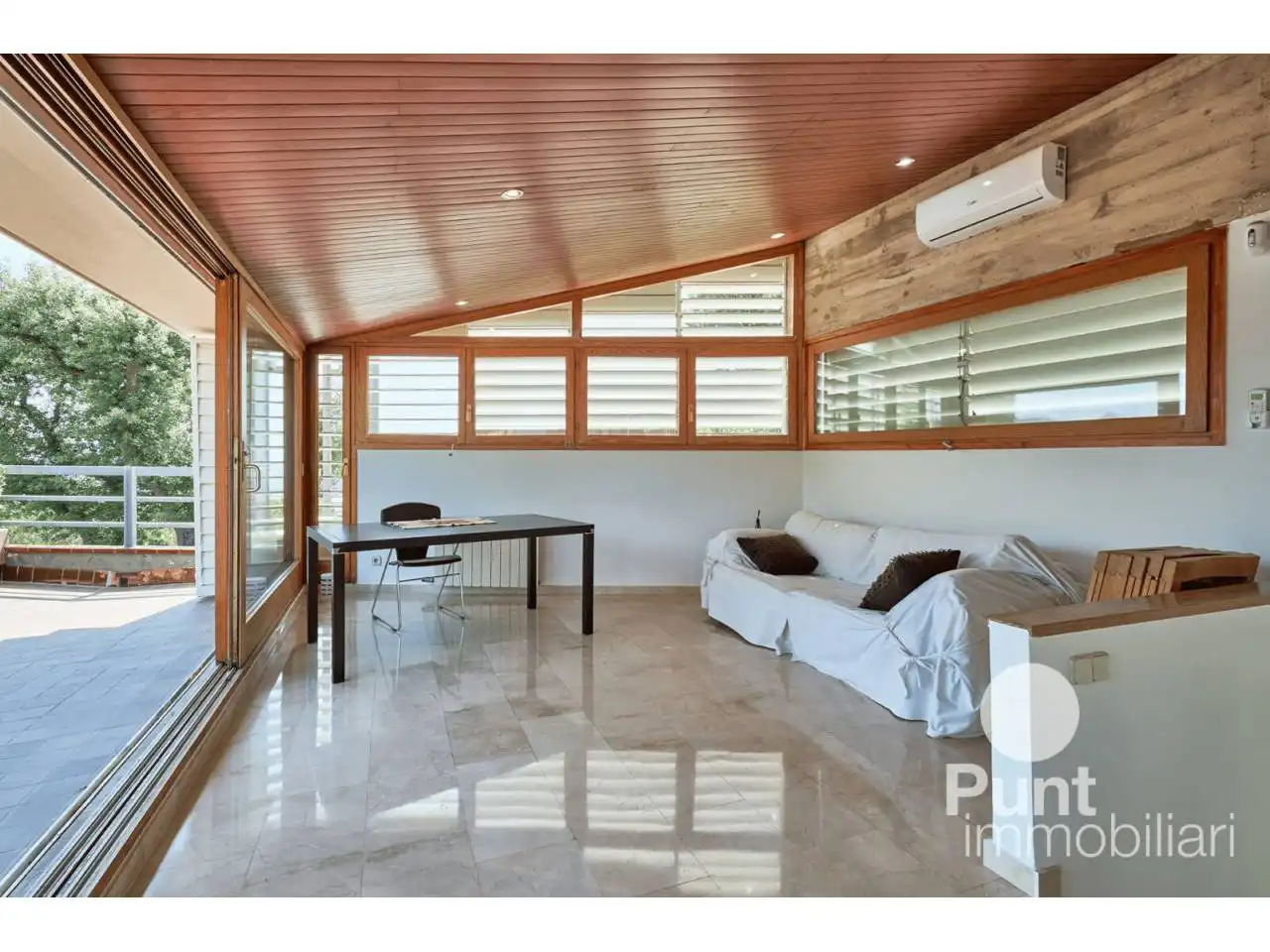 Sala d'estar de Casa o xalet en venda en Premià de Dalt amb Aire condicionat, Calefacció i Jardí privat