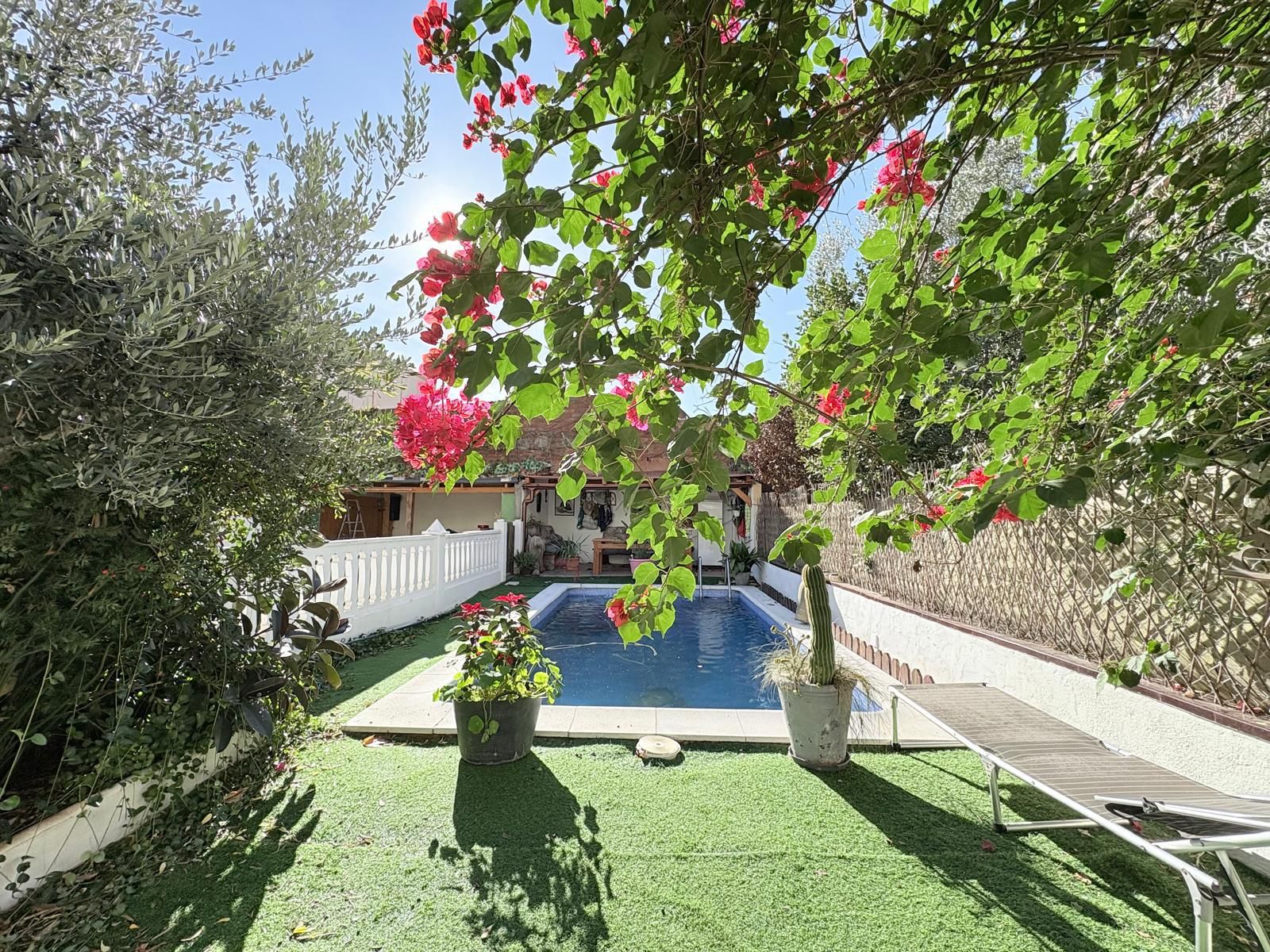 Piscina de Casa o xalet en venda en Terrassa amb Calefacció, Jardí privat i Parquet