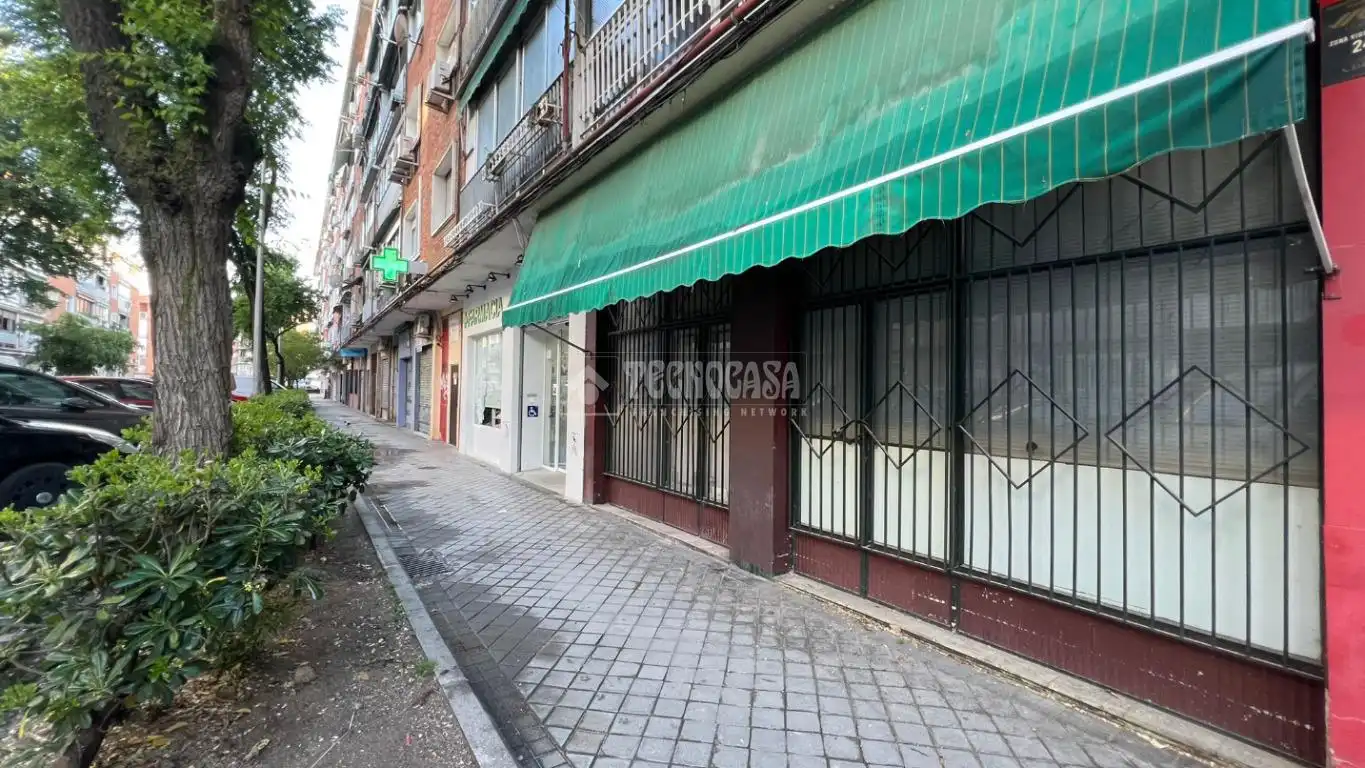 Exterior view of Commercial properties for sale in Madrid