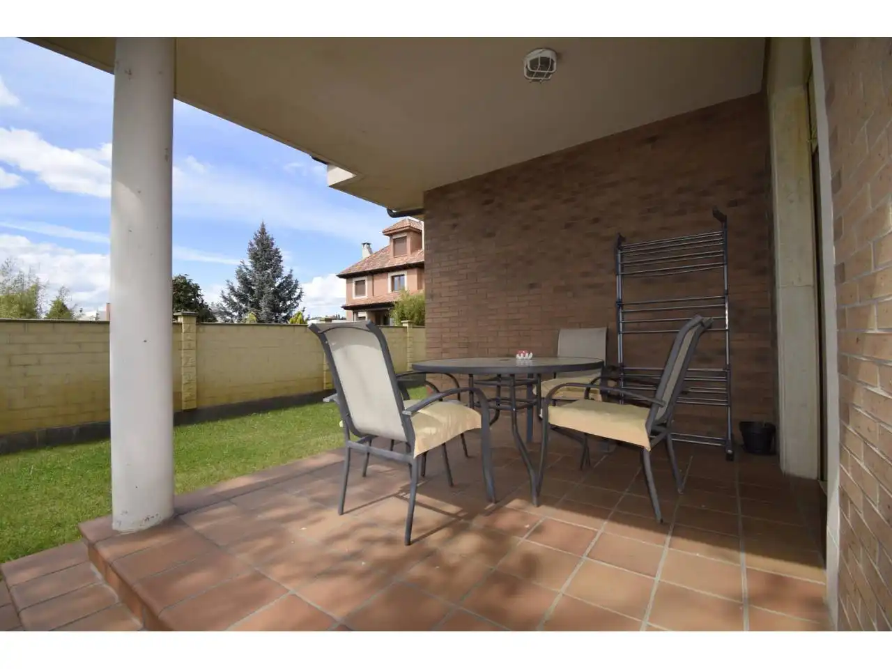 Terrassa de Casa o xalet en venda en León Capital  amb Calefacció, Parquet i Terrassa
