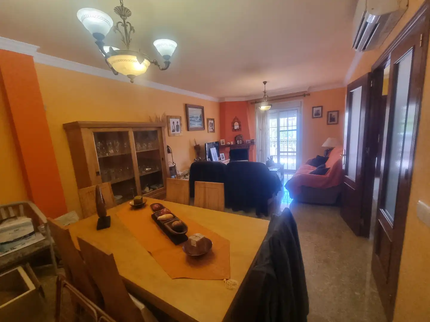 Sala d'estar de Casa o xalet en venda en Almería amb Aire condicionat, Calefacció i Jardí privat