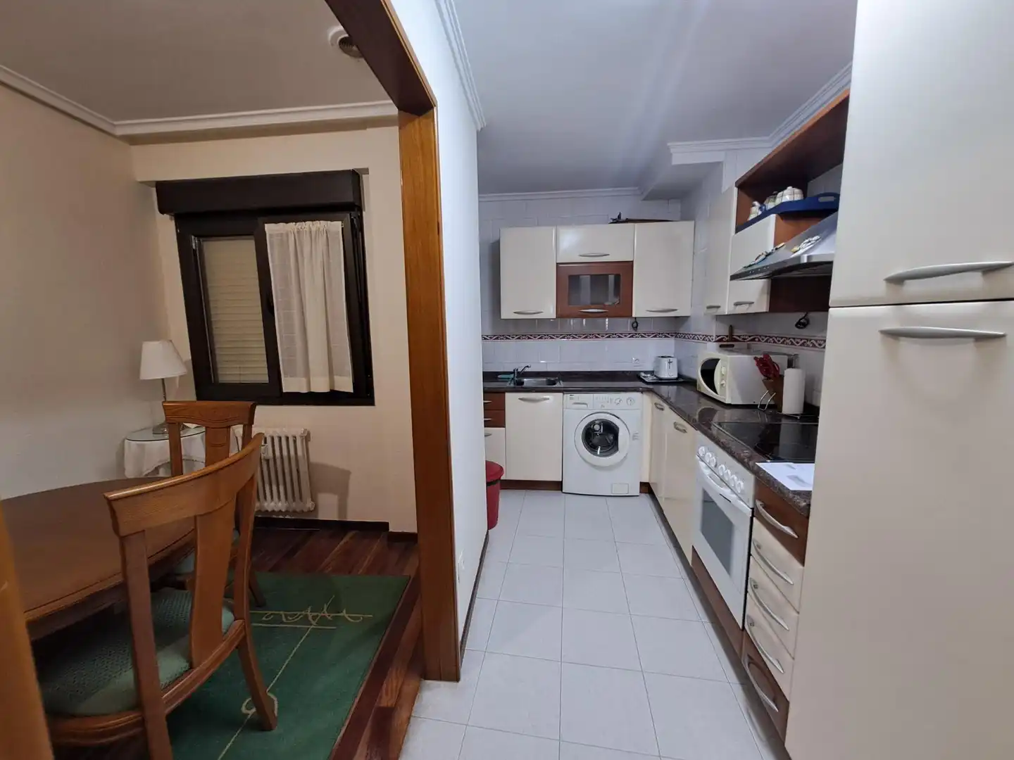 Cuina de Pis en venda en Oviedo  amb Traster