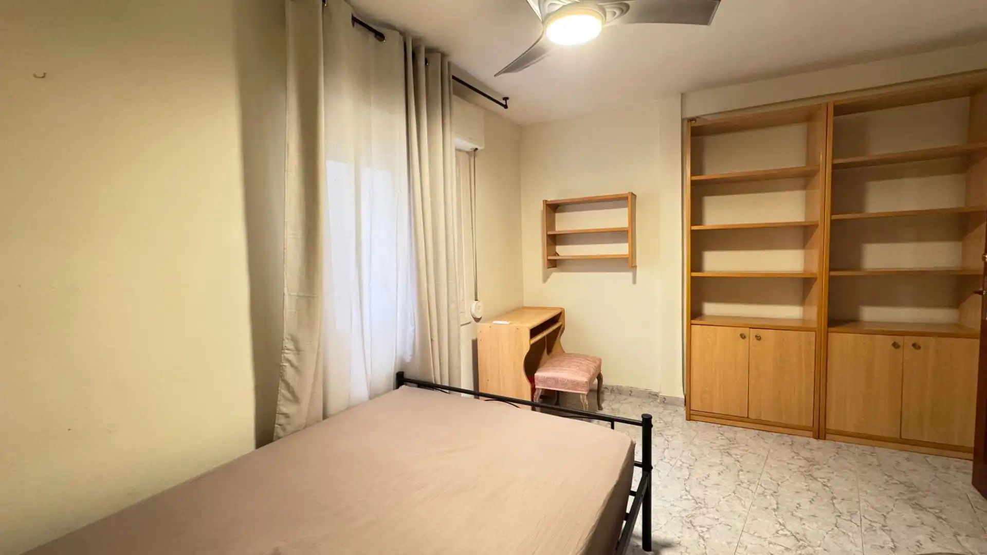Dormitori de Pis per a compartir en Alicante / Alacant amb Terrassa, Moblat i Alarma