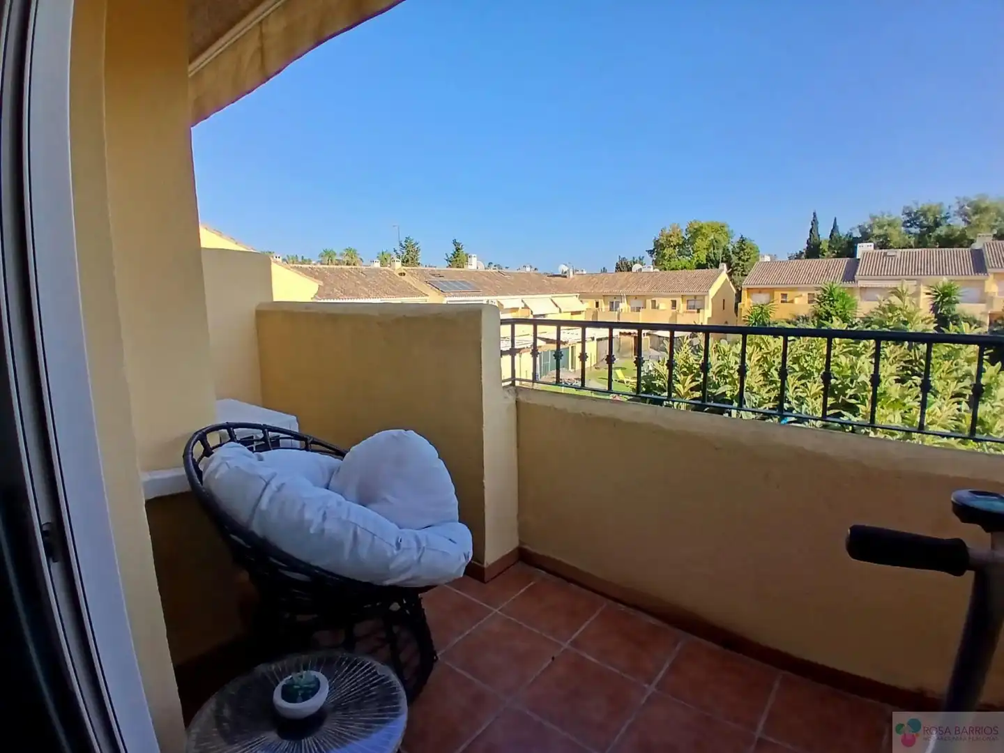 Casa adosada en venda a Las Lomas