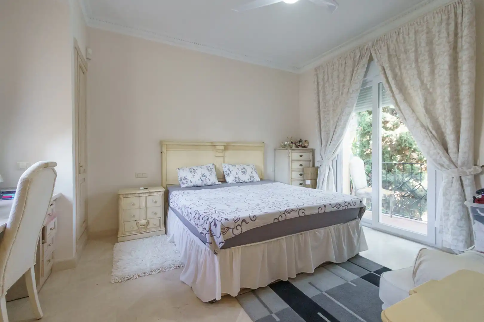 Habitación de Casa o chalet en venta en Marbella con Aire acondicionado, Jardín privado y Terraza