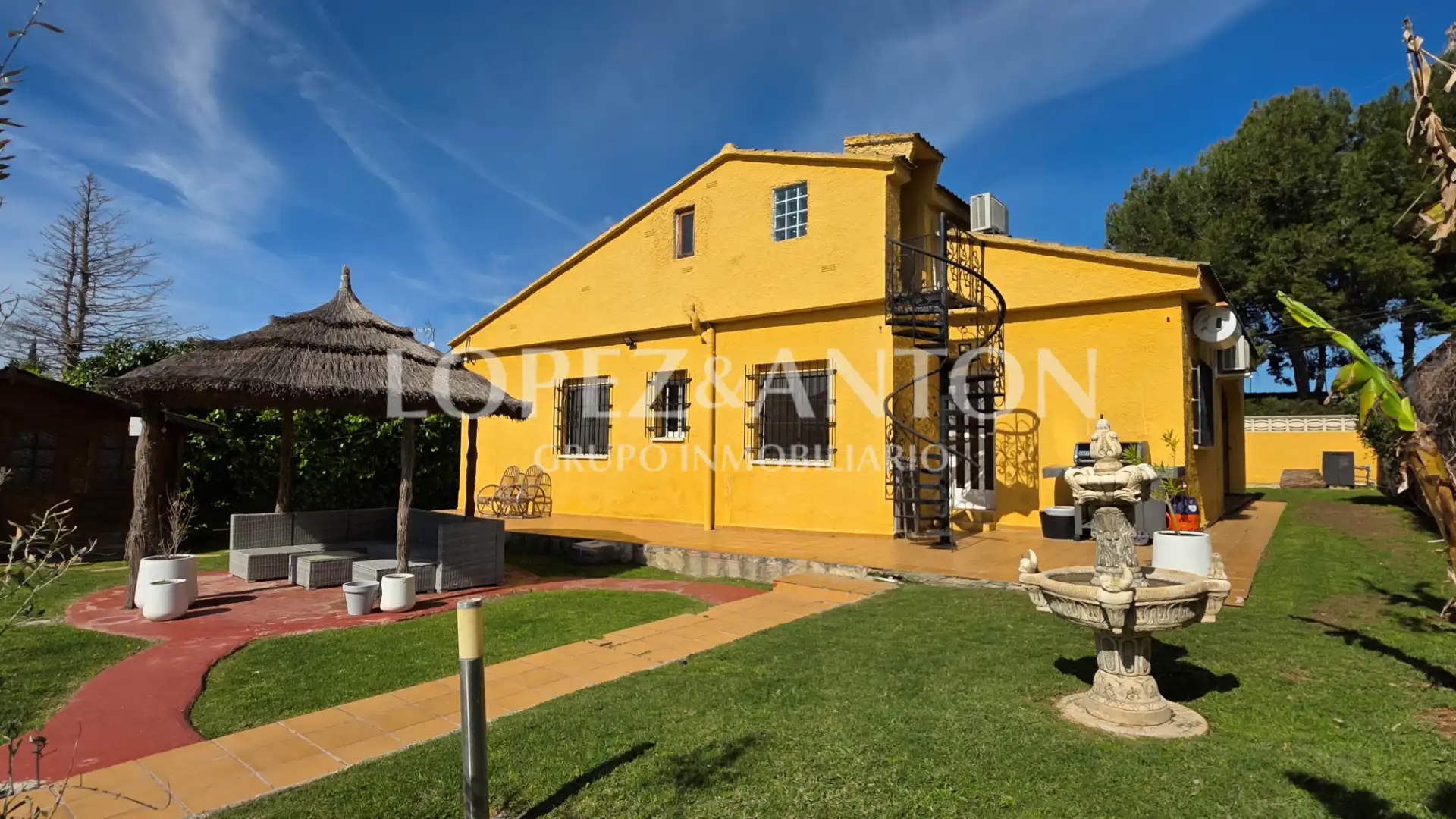 Garden of Houses for sale in L'Eliana  with Air Conditioner, Heating and Private garden