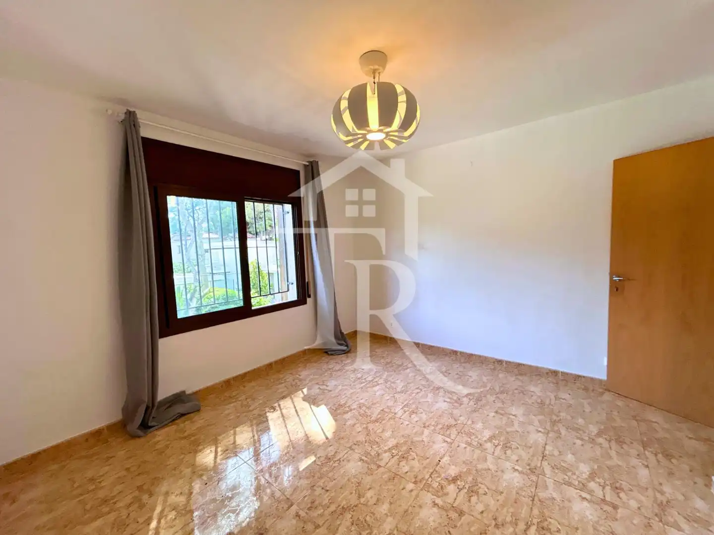 Dormitori de Apartament en venda en Roda de Berà amb Terrassa