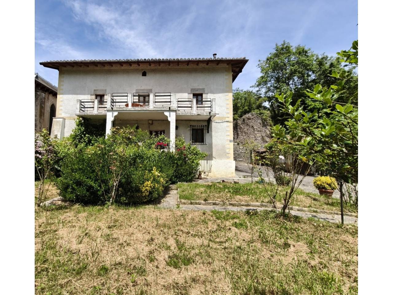 Vista exterior de Casa o xalet en venda en Artziniega amb Calefacció i Jardí privat