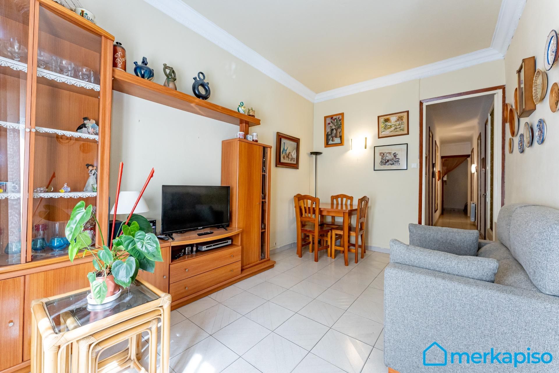 Living room of Flat for sale in  Barcelona Capital  with Heating and Balcony