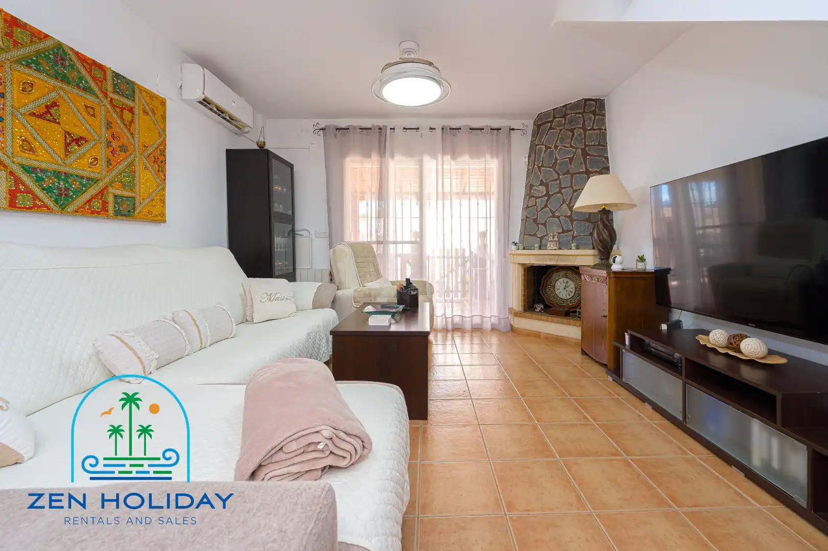 Sala de estar de Casa adosada en venta en Busot con Aire acondicionado, Calefacción y Jardín privado