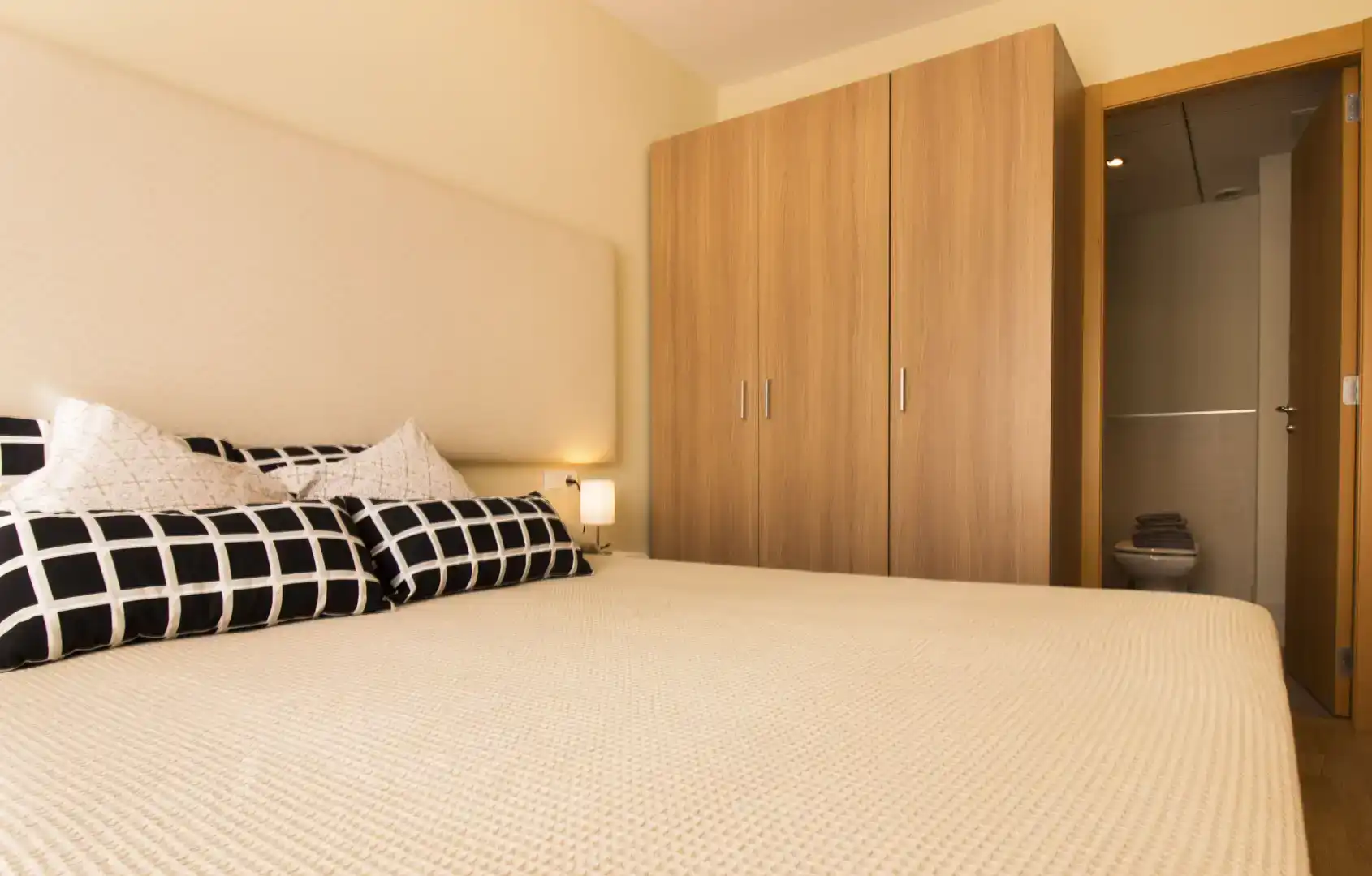 Schlafzimmer von Wohnung zur Miete in Cambrils mit Klimaanlage und Balkon