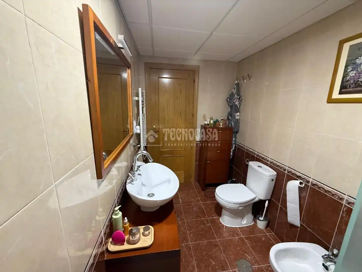 Baño de Casa adosada en venta en Lominchar con Aire acondicionado, Calefacción y Jardín privado