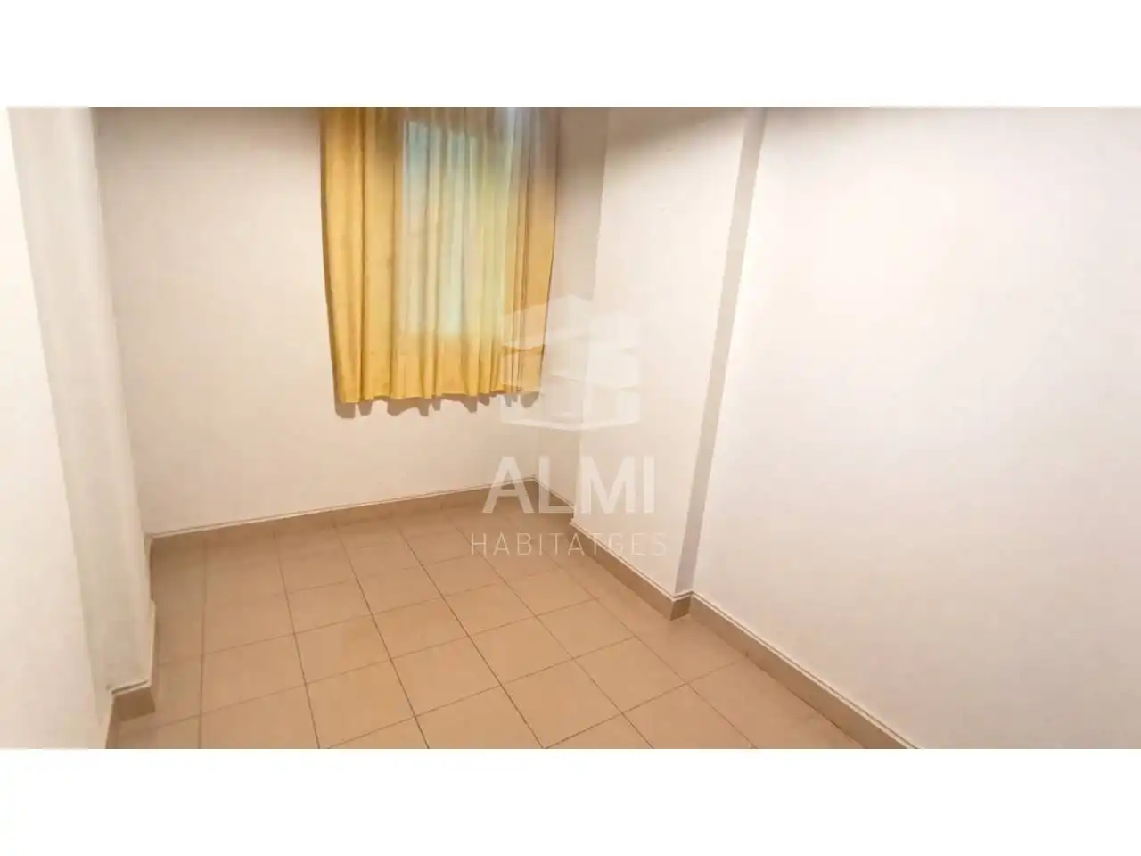 Bedroom of Flat for sale in Barcelona  with Air Conditioner and Balcony