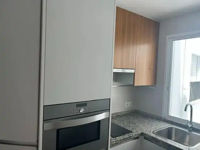 Cuina de Pis de lloguer en Córdoba amb Aire condicionat i Moblat