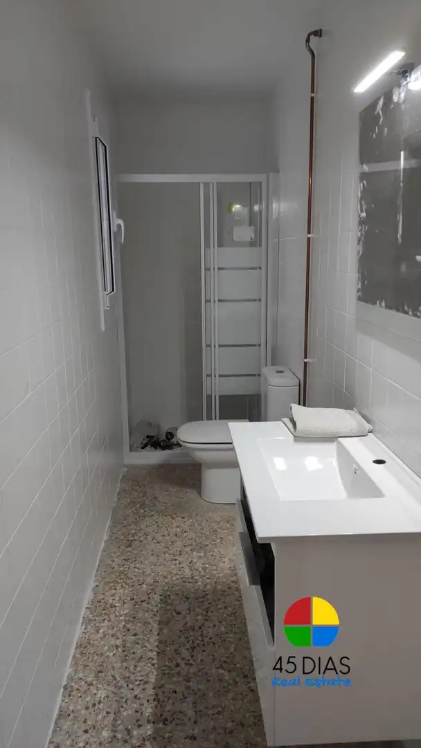 Bathroom of Flat for rent in Llorenç del Penedès  with Balcony
