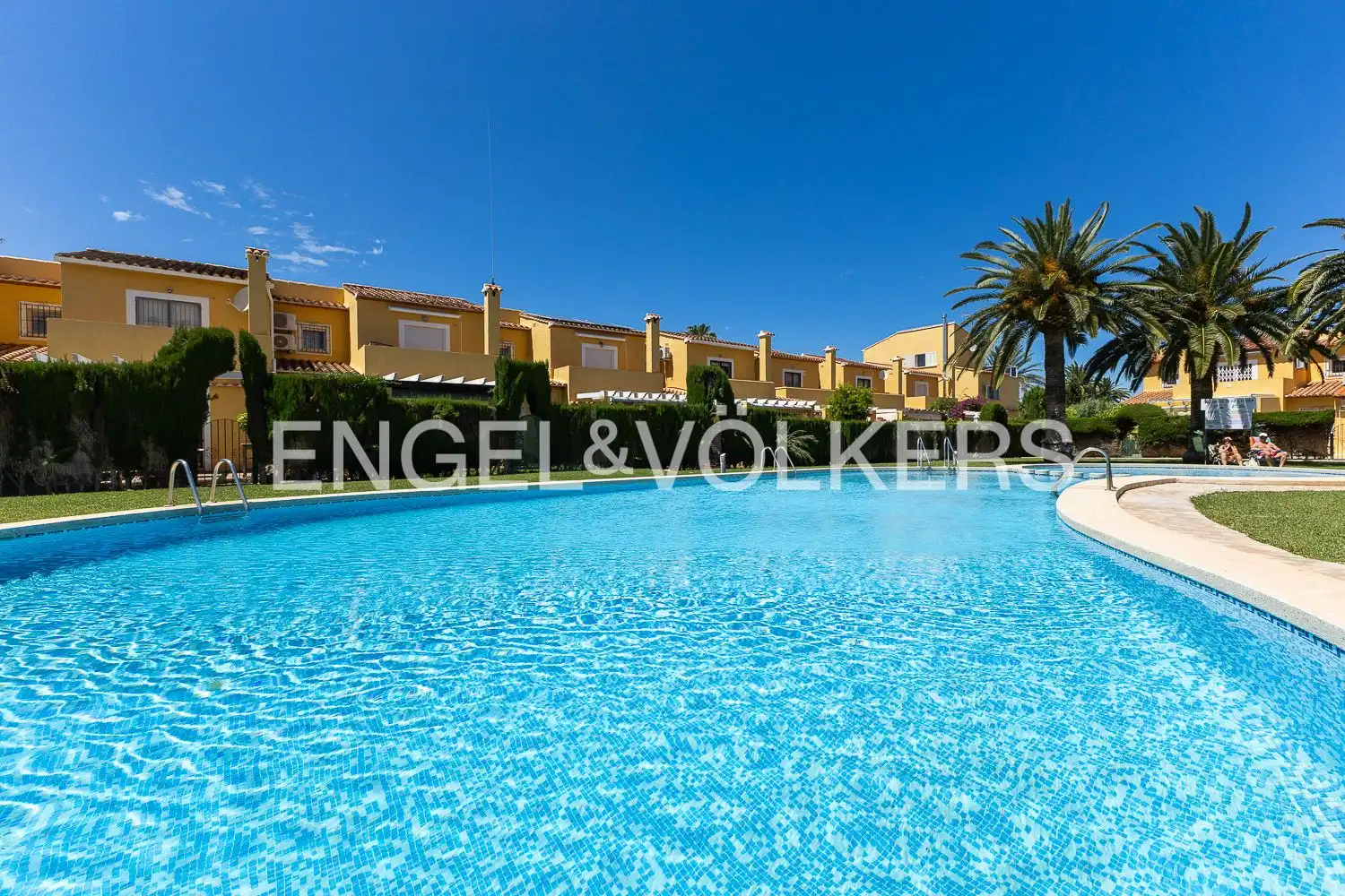 Piscina de Casa o chalet en venta en Dénia con Aire acondicionado, Calefacción y Jardín privado
