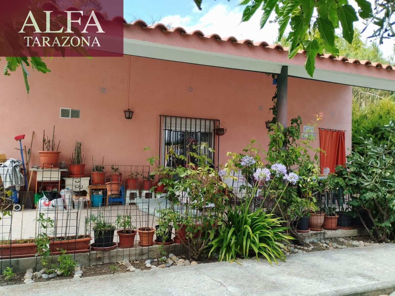 Außenansicht von Country house zum verkauf in Novallas