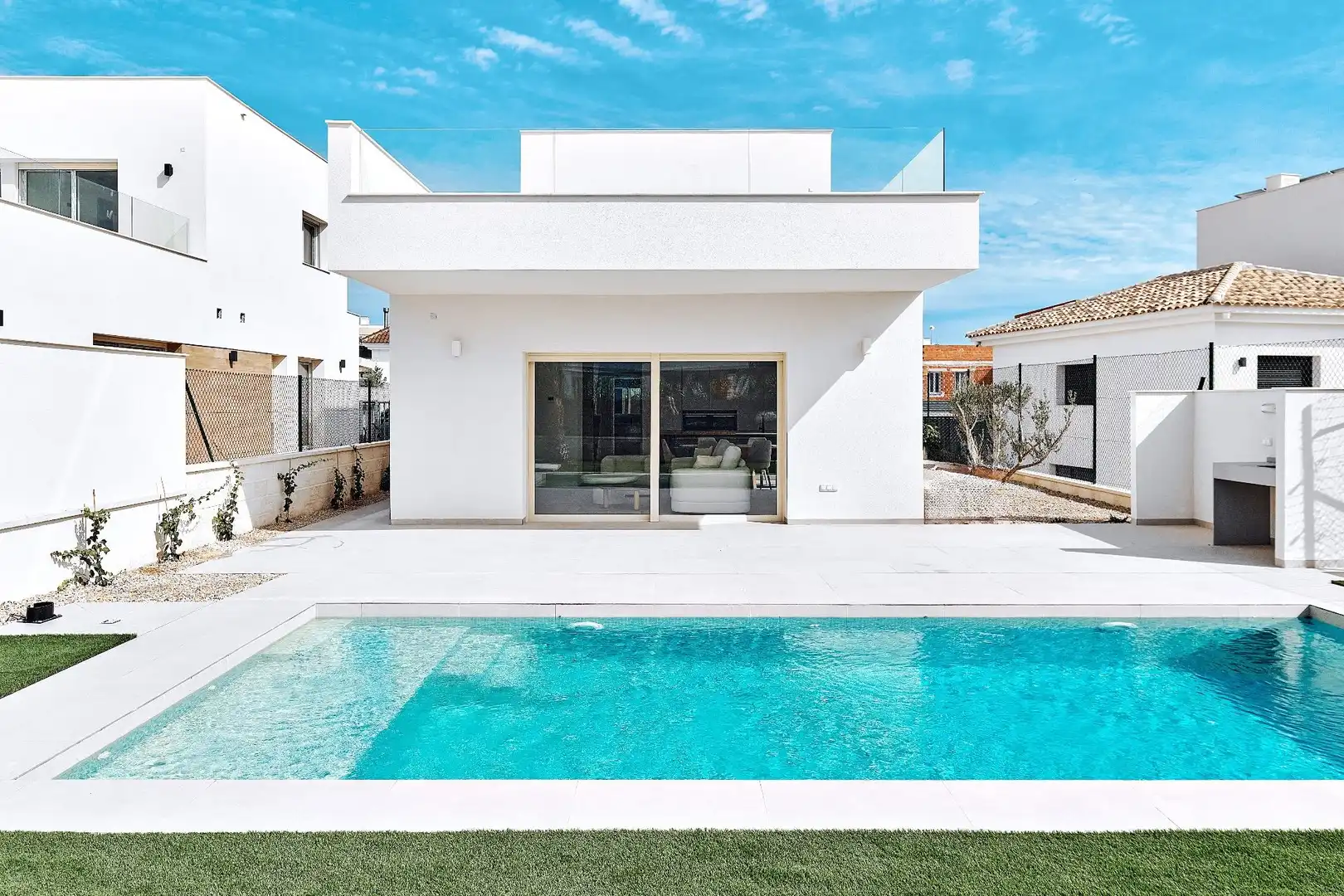 Detached house with pool for sale in Los Montesinos