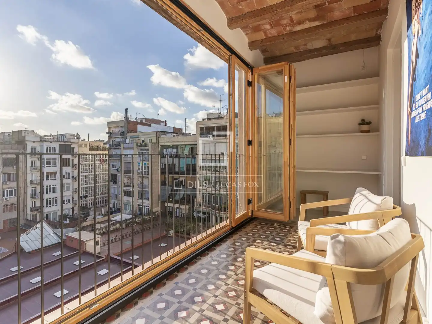 Flat with terrace for sale in Eixample