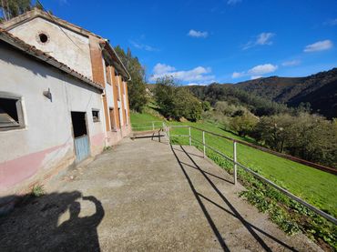 Casa rústica con jardín en venta en Lugar la Mortera 76