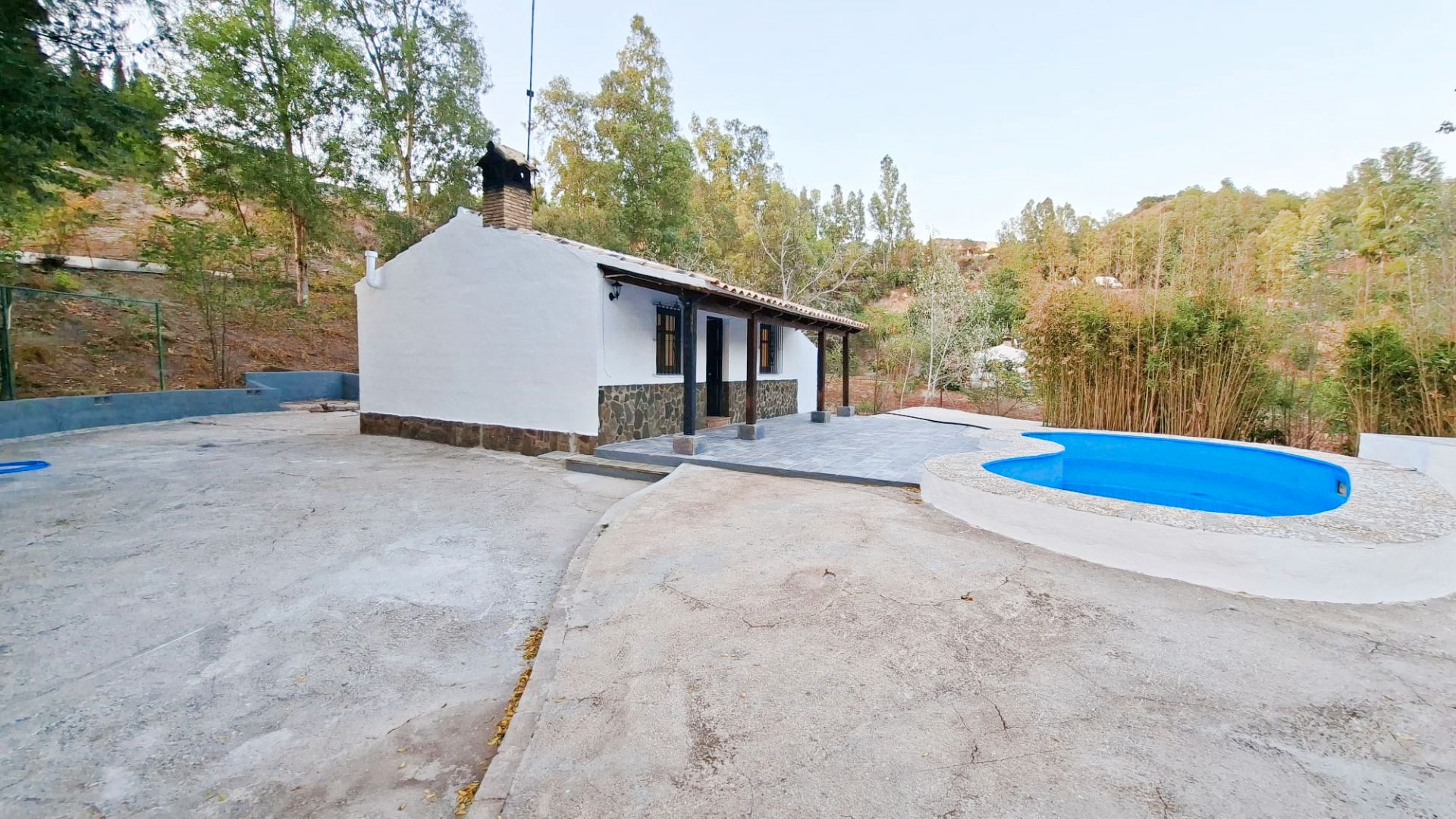 Piscina de Finca rústica de lloguer en Málaga Capital amb Jardí privat, Terrassa i Traster