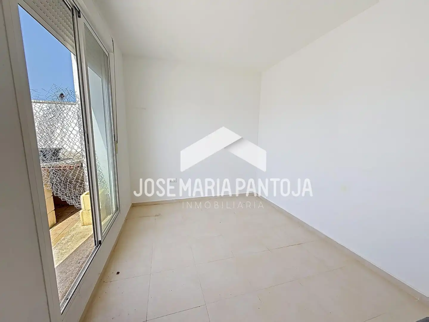 Flat for sale in Arcos de la Frontera  with Air Conditioner, Heating and Storage room