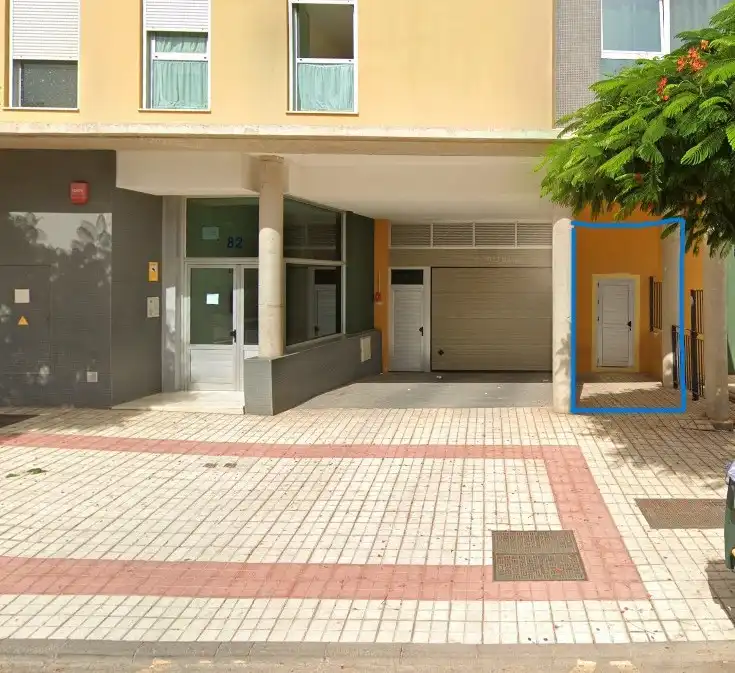 Office space to rent in Calle República Argentina 82