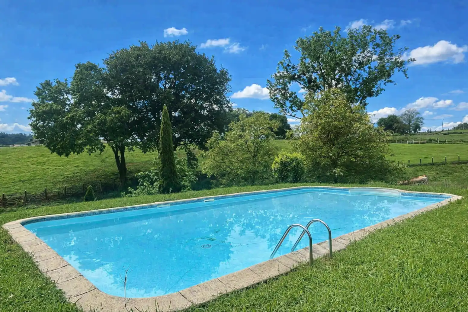 Swimming pool of Houses for sale in Sariego  with Heating, Private garden and Parquet flooring