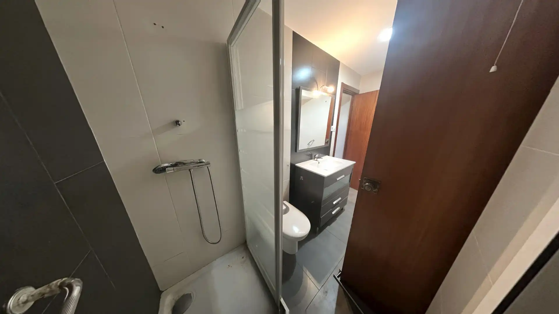 Badezimmer von Wohnung zum Verkauf in Alicante / Alacant mit Klimaanlage, Heizung und Möbliert