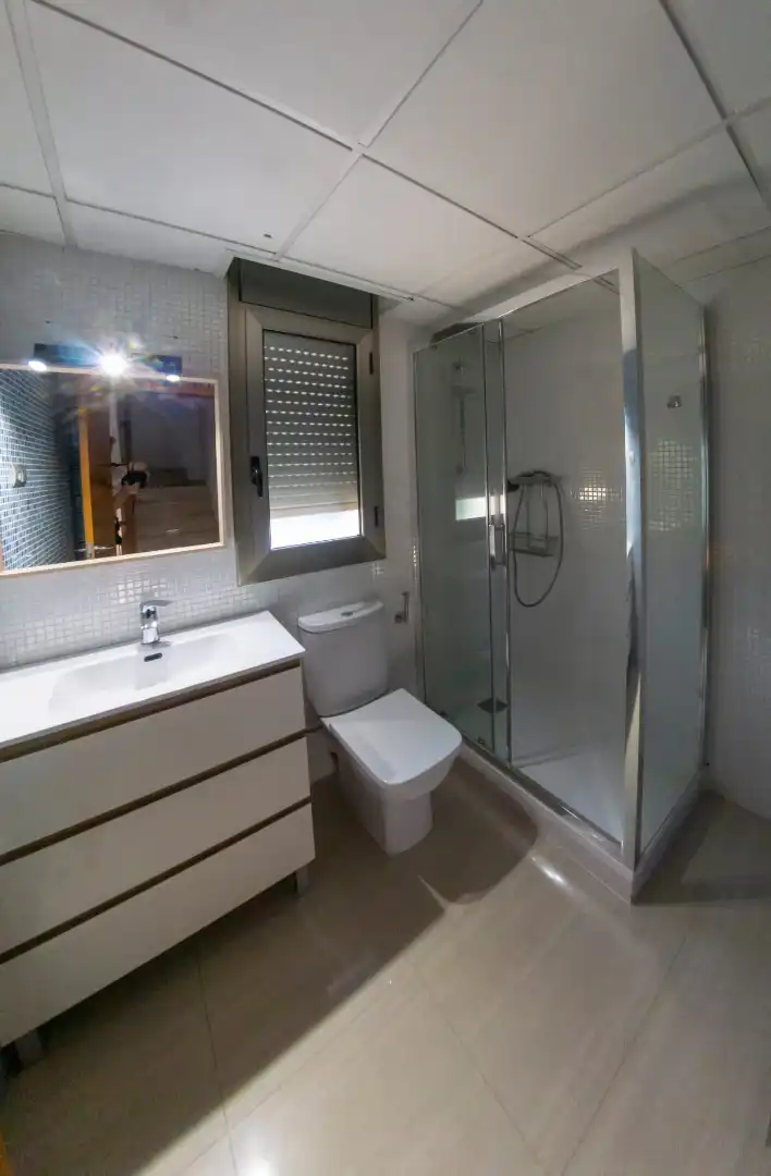 Casa aparellada amb terrassa en venda a Carrer d'Escornalbou 14, imagen 17
